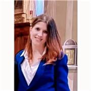 Ragazza di 21 anni impartisce lezioni di inglese